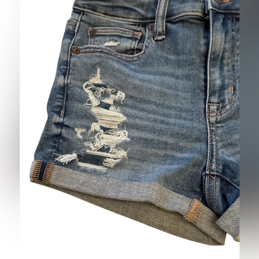 American Eagle Outfitters Women's Dark Blue Ripped Jean Shorts Size 2 W 26 NWT - Picture 4 of 16
